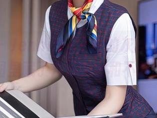 秀人网 – Jennifer小若的灰丝写真，原图里藏了几分妩媚和不羁。