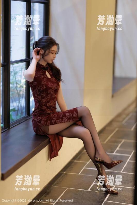 秀人网-Lovely璐璐 秀人网 - 她的眼镜和Lovely璐璐之间的疯狂暗恋,这作品我可以看一百遍吧!