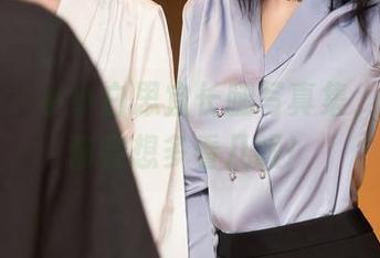 秀人网 – 小小白思宜长腿写真集，下载后你会想多看几眼！