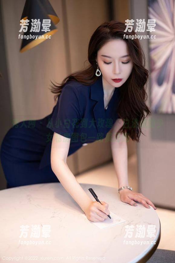 秀人网-白浅浅 秀人网 - 从小白花到大玫瑰,白浅浅的少女私房图包一路疯狂跑