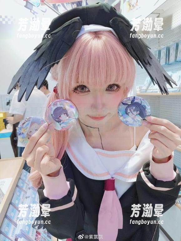 紫氯氯 乍一看不太懂,后来仔细觉得真的有趣——紫氯氯礼服美图合集!