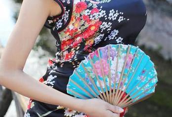 美媛馆 – 姐姐风全开！王馨瑶yanni最新美图让人想追着问：这是哪位？