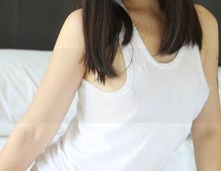 美媛馆 – 不走出门，也能入镜：黄乐然居家的写真，家的墙都要打扮了！