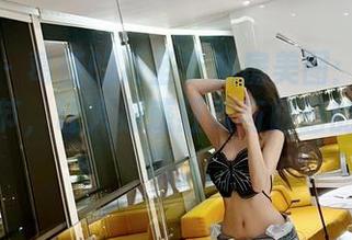 微密圈 – 葛征的万圣节私房美图：满满的城堡情节，让人疑惑狂欢与阴暗的界限在哪。