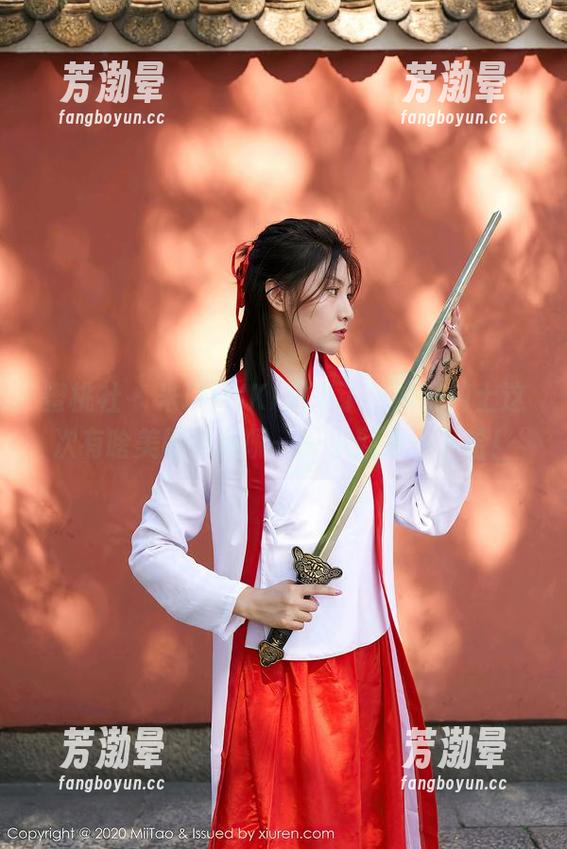 蜜桃社-米琪MIKI 蜜桃社 - 米琪MIKI又来了,眼镜骑士这次有啥美图更新呢——小期待一下哈!