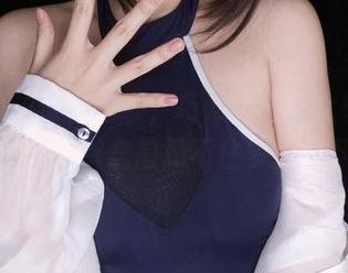 网盘里的蜜汁猫裘，巧妙的高叉女仆搭配，让人在键盘前忍不住多按几下！