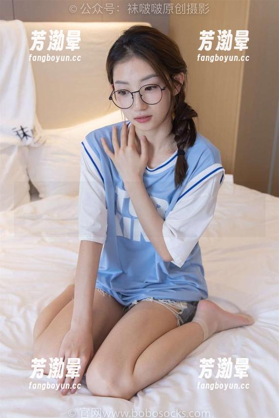 袜啵啵-小沫 袜啵啵 - 高清小沫图包——这女孩,明明可以靠脸,却还会玩心机。