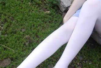 西尔酱为我奉上白丝，我只想在网盘里永远保留这个美好。