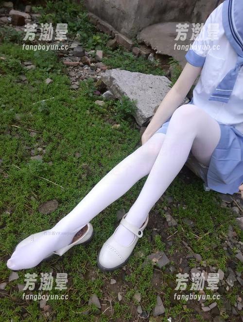 西尔酱 西尔酱为我奉上白丝,我只想在网盘里永远保留这个美好。