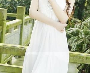 轰趴猫 – 可乐Vicky畅游夏日：原图涌动，图包里藏着热情波动。