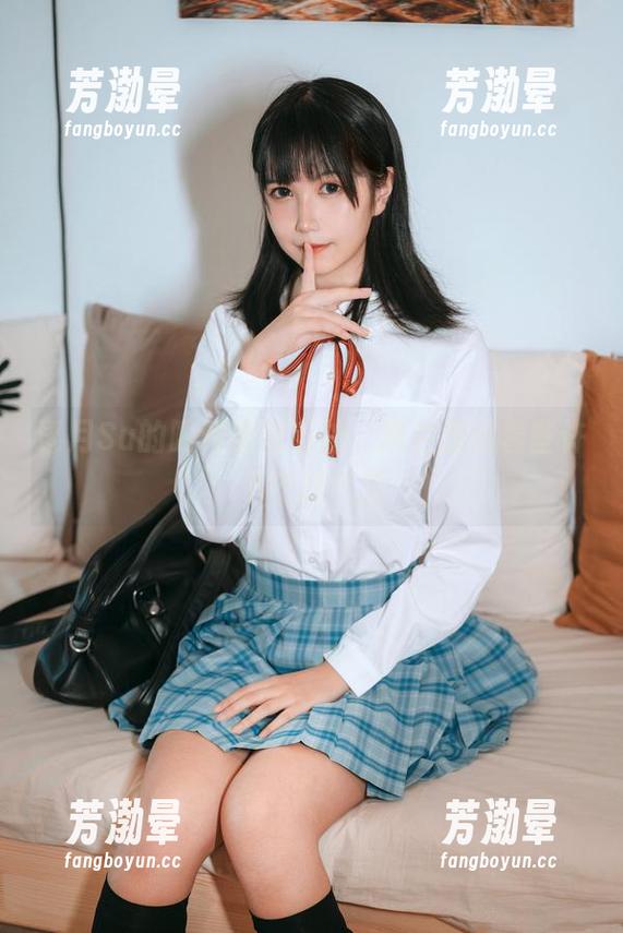 逐月Su 逐月Su的昭和病院私拍,黑白里藏着些许不安的气息