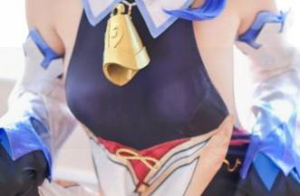 美图在线，里见年一的“女友”宛如从梦中走出的少女？