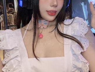 原图：阿九从不咕咕(九言)在申鹤海灯节，灯笼和我都是主角，乱入不欢迎吧？