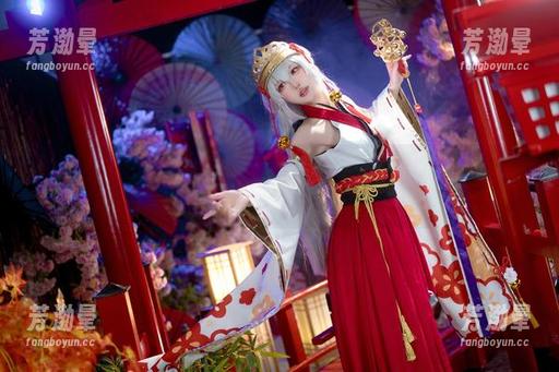 阿包也是兔娘 阿包也是兔娘的贞德婚纱,套图里有种错位的史诗感…哈哈,难道我在看武侠片?