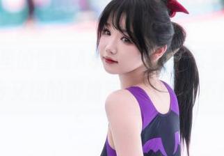 工作室里的雪晴Astra：定制写真，那种又冷又热的御姐气质微妙到不行。