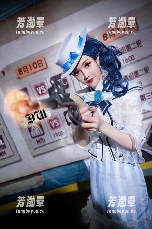 露儿大魔王 露儿大魔王总是那么会选睡衣,准备好你的小手速来下载全套吧,错过可惜!