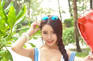 青豆客 – 梦娜Vanessa的比基尼合集，当我打开网盘的那一刻，有种意外的喜悦