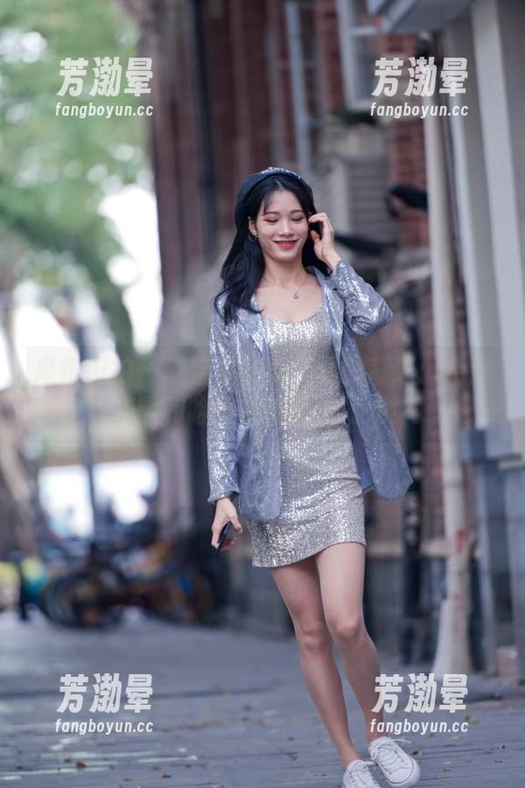 魔镜街拍-萌宝儿 魔镜街拍 - 萌宝儿商业广场的奇遇:免费美图和哈哈镜的混搭好戏!